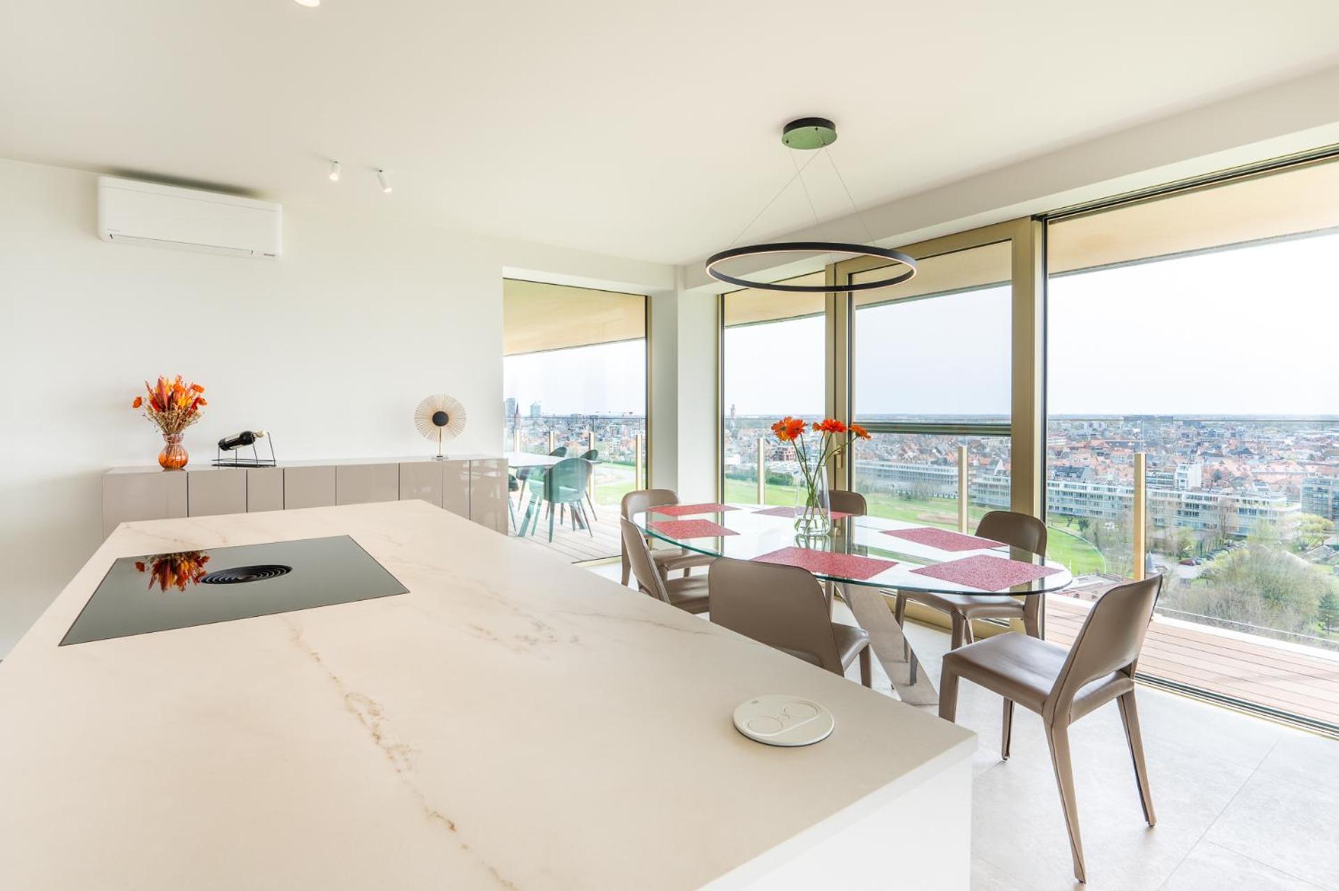 Wonderful New With Unbelievable Views Apartment *