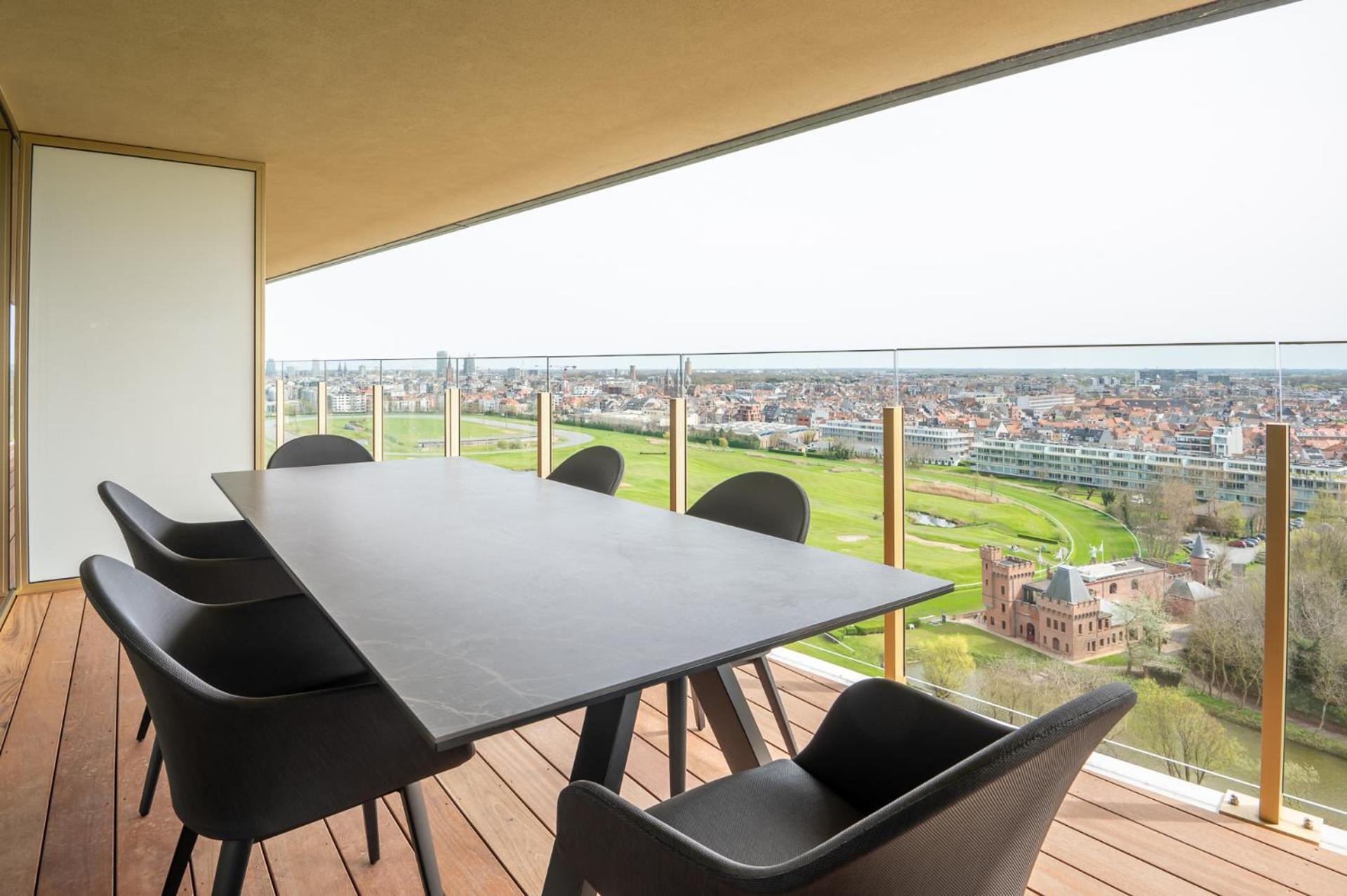 Wonderful New With Unbelievable Views Apartment